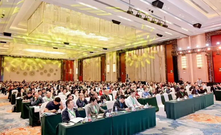 颐和论坛2025—营养创新与健康养殖大会：AG视讯创新嵌入式包被技术破解氧化锌减量困局